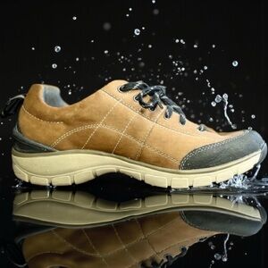 Clarks Wavewalk Waterproof Trail Shoes Women’s 9.5 Tan Leather Walking Hiking